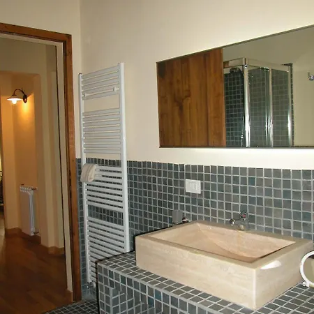 Leonina Villa *